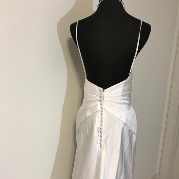 WHITE BRIDAL GOWN - BEACH - Picture 5 of 7